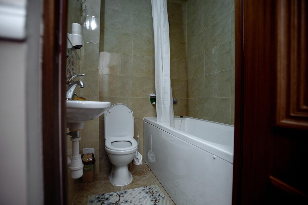 ホテル Astoria キシナウ エクステリア 写真
